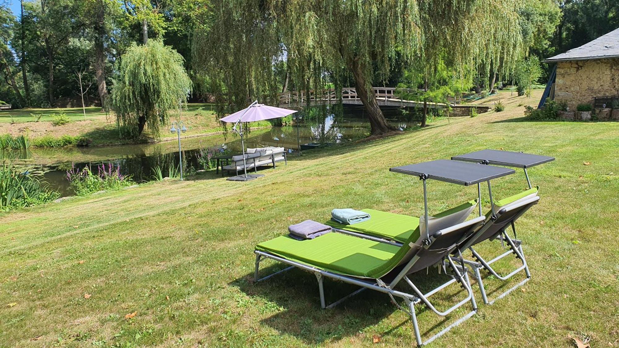 Au Fil De L'Eau Bed and Breakfast La Chapelle-Saint-Aubin Exteriör bild