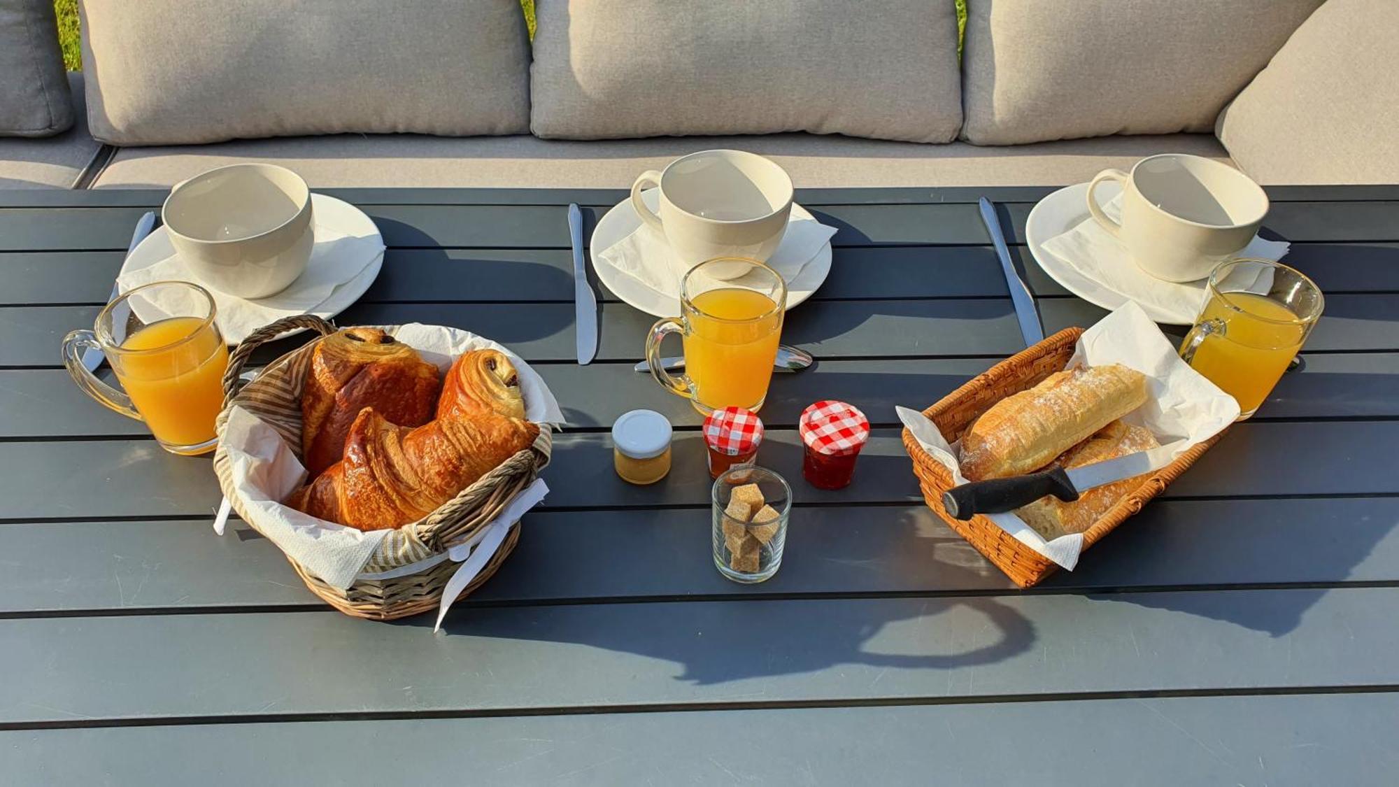 Au Fil De L'Eau Bed and Breakfast La Chapelle-Saint-Aubin Exteriör bild