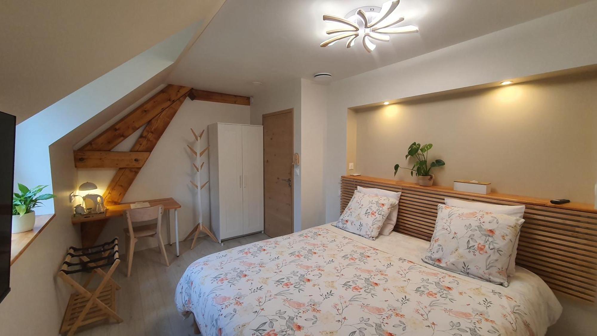 Au Fil De L'Eau Bed and Breakfast La Chapelle-Saint-Aubin Exteriör bild